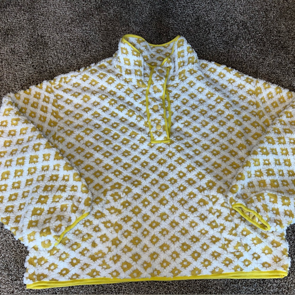 Midnight Lunch Wyoming pullover in Yellow size XL NWOT